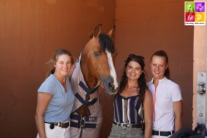 Quabar des Monceaux et ses cavalières, Charlotte Lebas, Ninon Castex et Romane Orhant - ph. Poney As