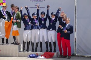 L'équipe de France de CCE est montée sur la troisième marche du podium - ph. Marine Delie