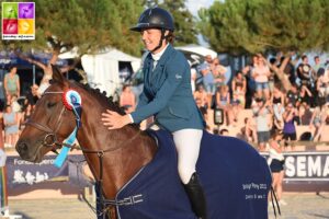 Holy Grail d'Harvest est sacré champion des 5 ans C sous la selle d'Angélique Lemarchand – ph. Poney As