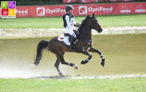 Sina Brügger et Next Generation sont sacrées championnes d’Allemagne. Ce binôme figurait dans l’équipe médaillée d’argent aux championnats d’Europe de Strzegom – ph. Poney As