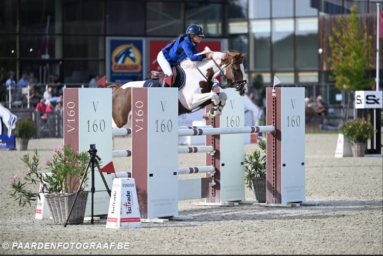 Clémentine Lux et Bounty - ph. Paardenfotograaf.be