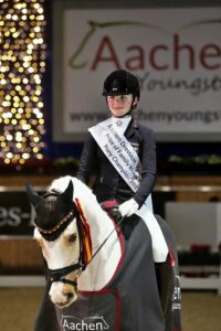 Rose Oatley et Daddy Moon signent une troisième victoire aux Aachen Youngstars ! – ph. CHIO Aachen