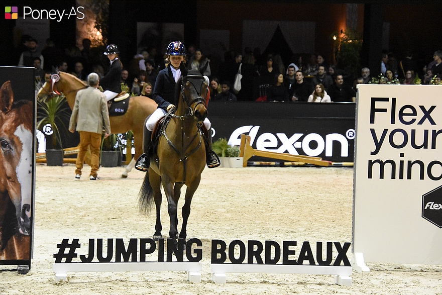 Paul Barussaud et Vahiné de Kergroix récompensés au Jumping de Bordeaux – ph. Poney As