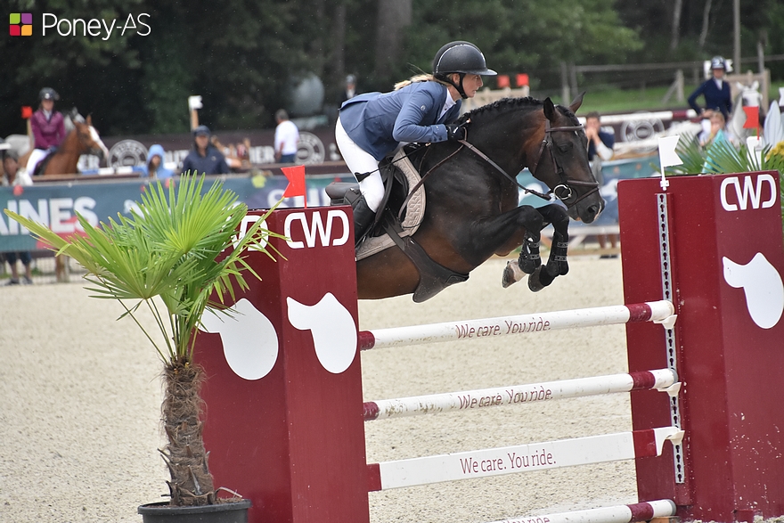 Morgane Ferchaud et Galant de la Tour sont 3e de la Coupe des 7 ans – ph. Poney As
