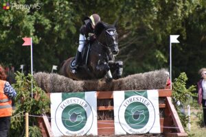 Alice Fort et Cadarn d'Heolan - ph. Poney As