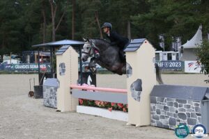 Champion des 5 ans : Itchy de Naulais monté par Marion Bondon – ph. PSV