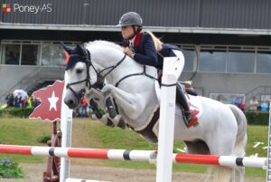 Rexter d’Or et Victoria Tachet lors des championnats d’Europe de Millstreet en 2014 – ph. Poney As