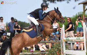 Le Grand Prix As Excellence de Chazey-sur-Ain revient à Gabrielle Richard associée à Ulloa des Clafs - ph. Poney As