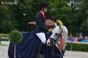 Uhelem de Seille et Camille Favrot lors des championnats d’Europe de saut d’obstacles de Kaposvár – ph. Poney As