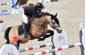 Élise Sikirdji et Go Star de la Butte remportent le Grand Prix As Excellence de Saint-Martin-la-Garenne – ph. Poney As