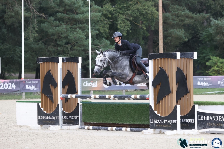 Itchy de Naulais, double champion de France à 5 ans, en CSO et Hunter, conserve son titre dans cette discipline. Il est le nouveau champion des 6 ans associé à sa fidèle cavalière Marion Bondon – ph. PSV