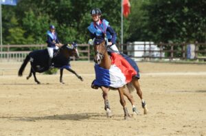 Emma Lemaitre et Flash des Etoiles sur le tour d'honneur des championnats d'Europe de concours complet de Westerstede – ph. Susanne Lehmann / www.foto-job.com