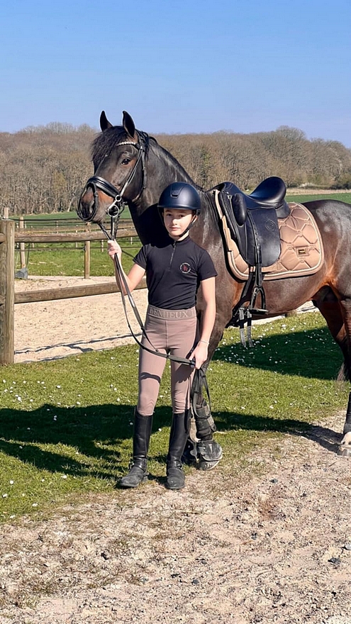 Mai Linh Benguigui, nouvelle ambassadrice Poney As et son poney Bandro Hit Linaro – ph. coll. privée
