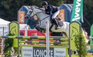Avec la complicité de Tesla van het Klavertje, le Belge Niels van Rossem s’est imposé dans le Grand Prix international d'Opglabbeek - ph. Hippo Foto
