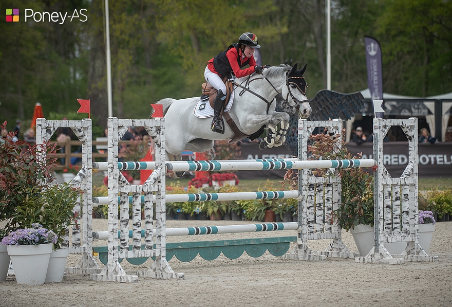 Cet après-midi, Brianne Beerbaum et l’européenne Sucato se sont adjugées le difficile Grand Prix du CSIOP de Zuidwolde – ph. Poney As