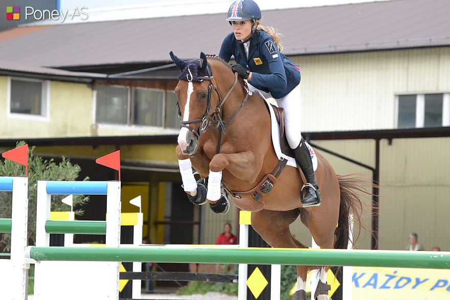Avec l’exceptionnelle Tixylix, la britannique Jessica Mendoza fut sélectionnée à quatre reprises aux championnats d’Europe Poneys – ph. Poney As