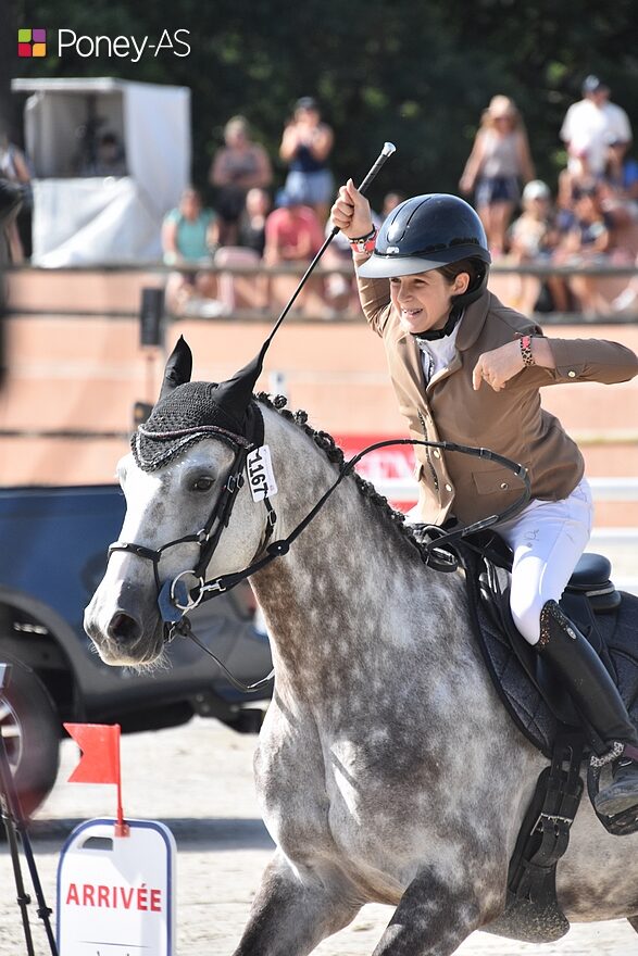 Mila Cuccureddu et Hogrion d'Odival sont troisièmes – ph. Poney As