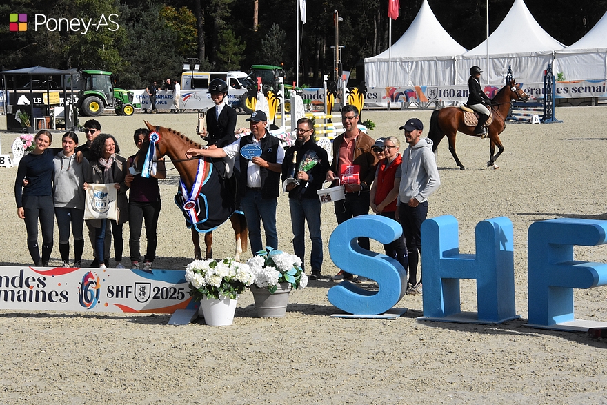 Kerala du Don s’octroie le titre dans la finale des 5 ans C sous la selle de Nora Bennoui – ph. Poney As
