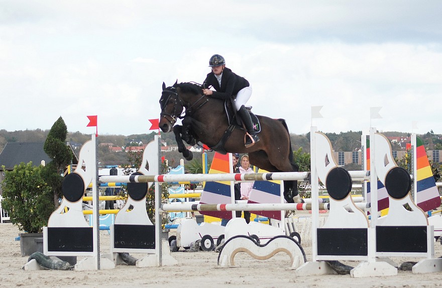 Pour son premier Grand Prix avec l’étalon Figo de Florys, Myrtille Heunet signe une victoire au Touquet – ph. Sandrine Febvet