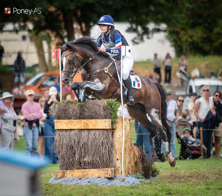 Boston du Verdon sous la selle d'Ella Rinaldi - ph. Marine Delie