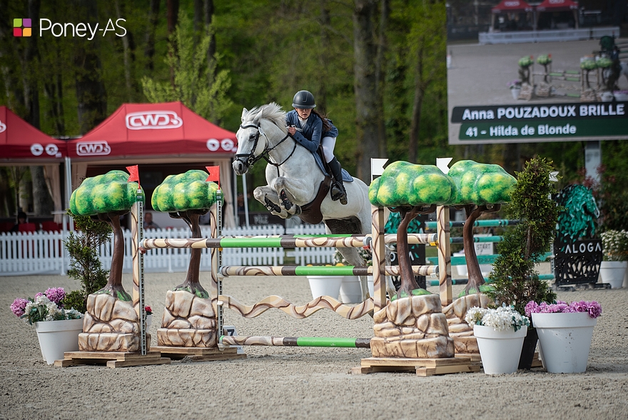 Régulière en As Poney 1 avec Hilda de Blonde, Anna devrait prochainement débuter en As Poney Élite avec elle lors de la Super As de Mâcon Chaintré.