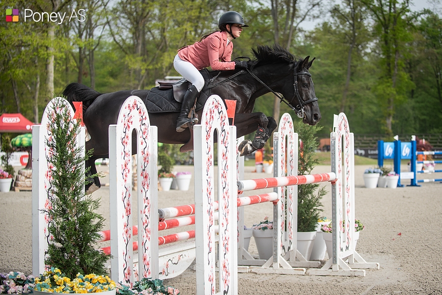 Avec Harmony de Curaine, Anna a les championnats de France As Poney Élite Excellence en ligne de mire cette saison, avec l’objectif d’y performer - ph. Marine Delie