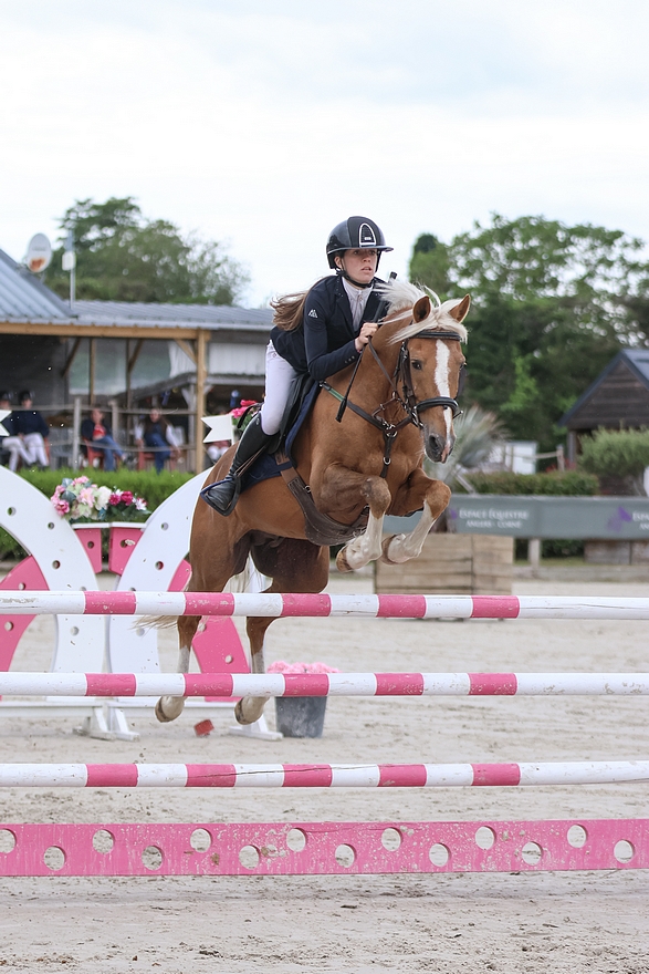Alicia Le Mée Cattiaux et Gold Eternel Poune’s s'offrent un doublé à Corné - ph. Horse Picturing