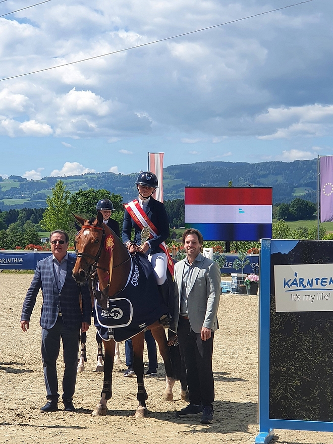Senna Beckers et Fire Ball ont empoché le Grand Prix du CSIOP de St. Margarethen
