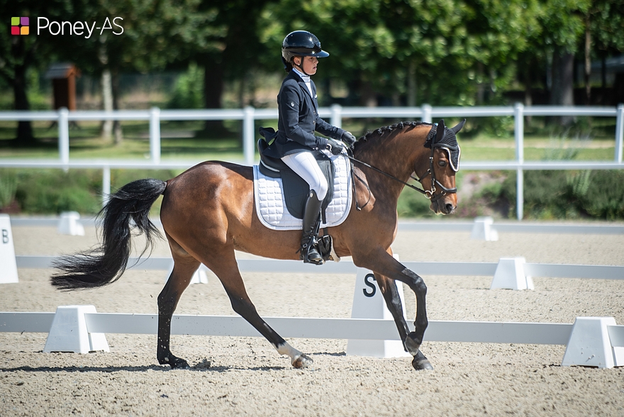 Mathilde Neau et Iroquoise Macalo s’octroient l’épreuve As Poney 1 – ph. Marine Delie