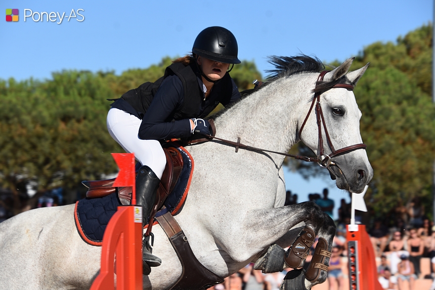Meghan Besancenot Fayolle et Ivresse de Jomat, très régulières cette saison, pointent à la deuxième place du classement provisoire – ph. Poney As