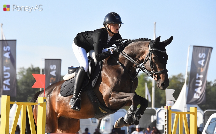 Brune Faivre et Énigme des Prés - ph. Poney As