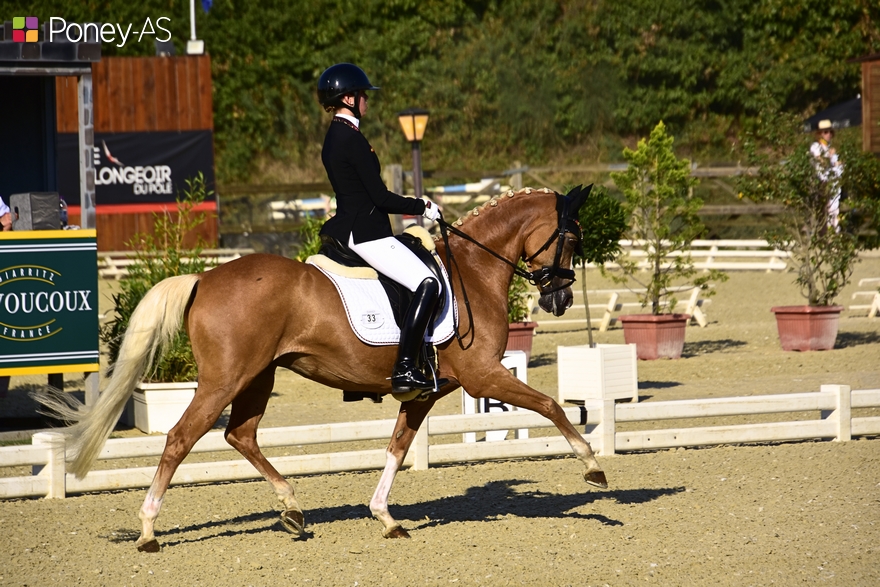 L'Allemande Victoria Winkmann et Peach - ph. Poney As