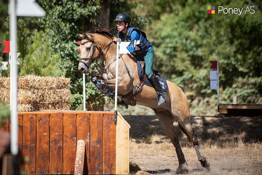 Thibault Lapray et Holy Spirit d’Elmo s’octroient la médaille d’or du championnat de France As Poney 1 de concours complet – ph. Marine Delie