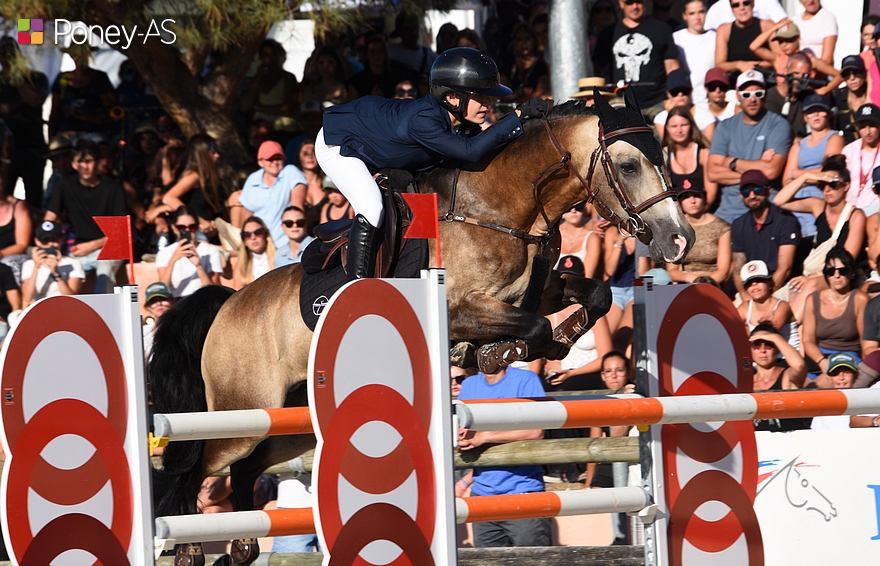 Deux manches, deux parcours parfaits : Eliott Bernard et Go Star de la Butte conservent les commandes provisoires du championnat de France As Poney Élite Excellence ! - ph. Poney As