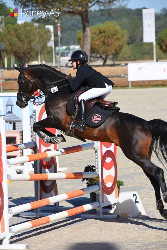 4e : Sarah Lou Houzelle et Top Magic vd Groenheuvel