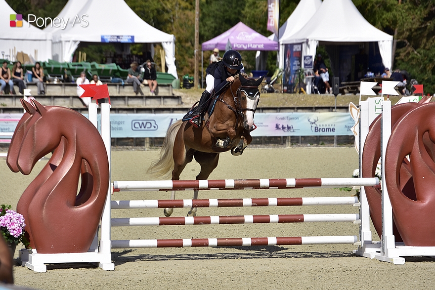 Montée par Romy Jacques, Lozen Vici est vice-championne – ph. Poney As
