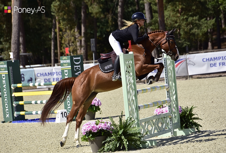 Sous les commandes de Myla Moulin Teste, Ketamine du Chapelan décroche le titre de vice-championne – ph. Poney As