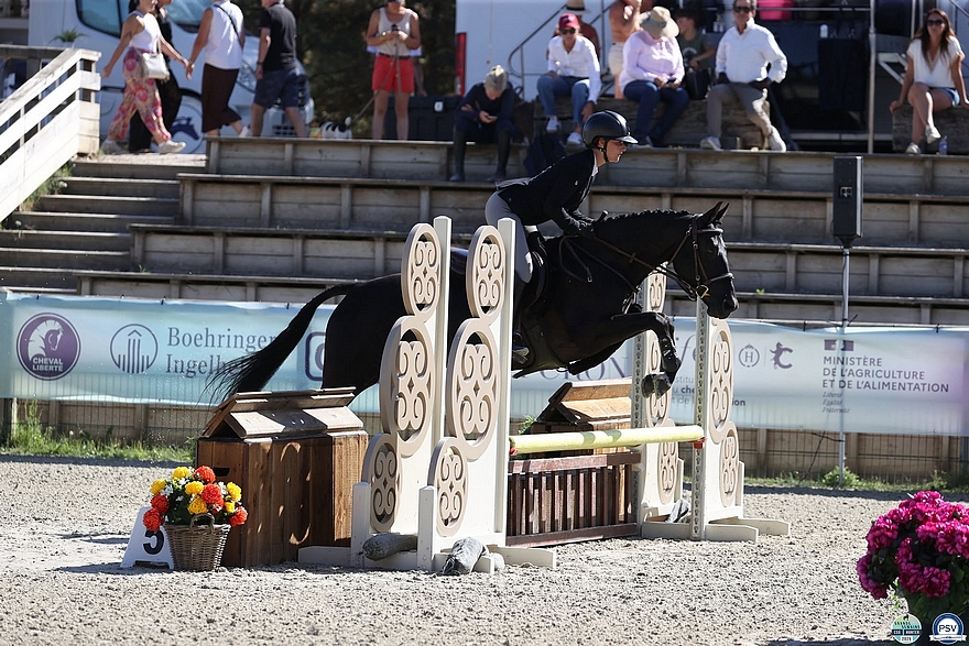 La championne des 4 ans de Hunter, Mini Miss de Naulais, sous la selle de Marion Bondon – ph. SHF