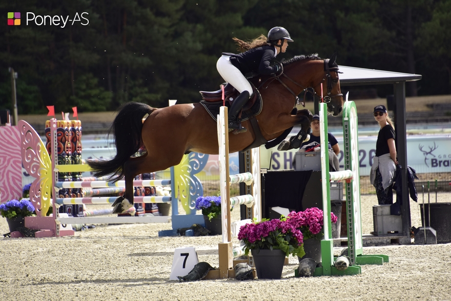 Kroclapomme du Verger s'octroie le titre de vice-champion des 6 ans avec Julie Le Guern - ph. Poney As