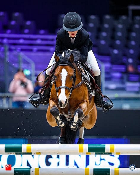 Après leur victoire la veille dans la 1,25 m, la Belge Maureen Bourse et son poney français Galliano d’Argan ont conclu leur Grand Prix à la deuxième place - GL events / PSV
