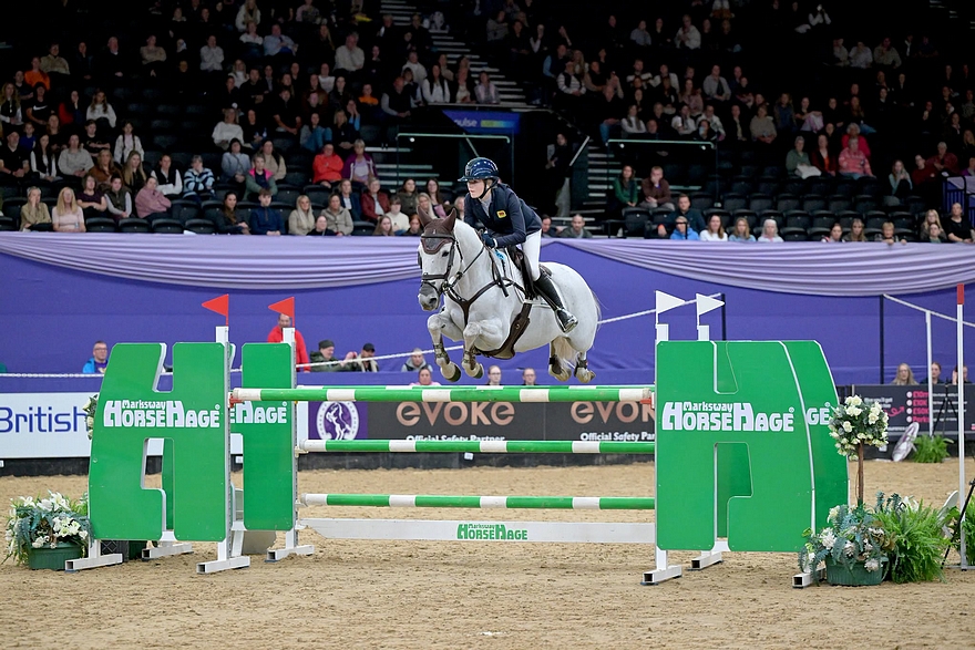 En selle sur MHS Glow, Raphaela Dawson a inscrit son nom au prestigieux palmarès du Horse of the Year - ph. 1st Class Images