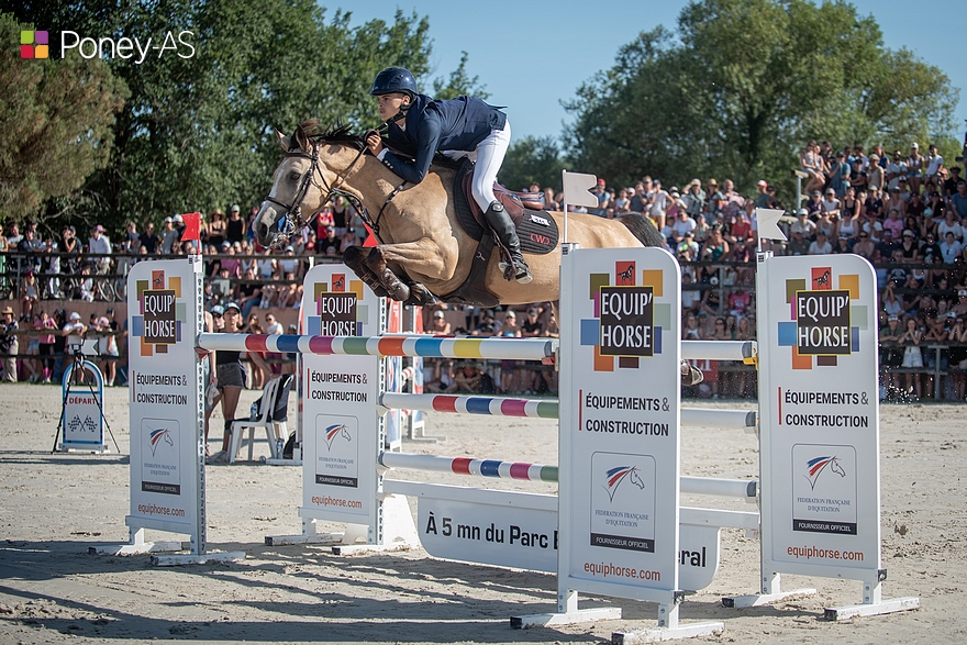 La TDA de Figanières a souri à Liam Saidi Reymond, qui s’y est adjugé les deux Grands Prix avec ses deux poneys. Ici aux côtés de sa ponette de tête, Gidiana des Islots, lors des championnats de France. – ph. Marine Delie