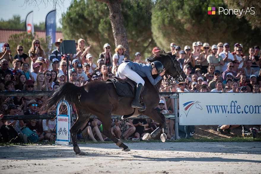 Encore un week-end gagnant pour Anna Pouzadoux Brille et Harmony de Curaine, photographiées ici lors des championnats de France à Lamotte-Beuvron. - ph. Marine Delie